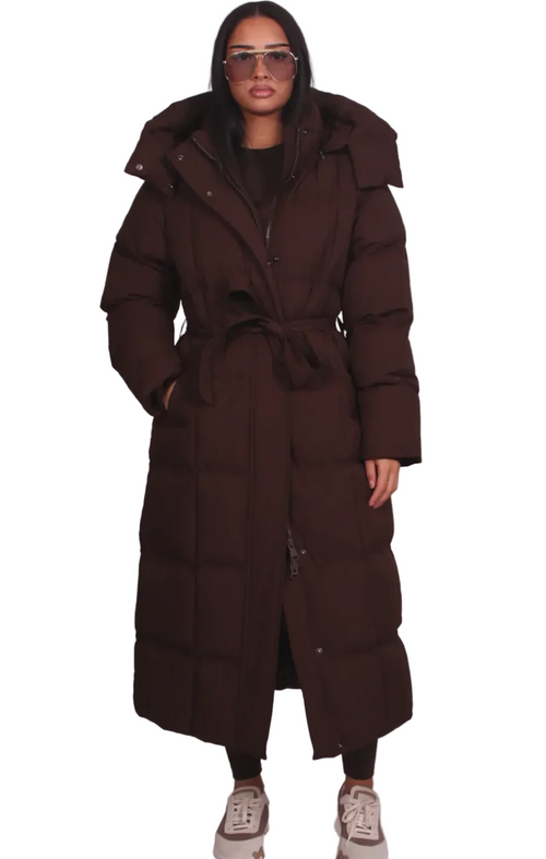 Abrigo acolchado largo con cinturón